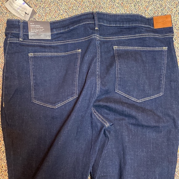 Tommy Hilfiger plus size 20 jeans. - Picture 5 of 5